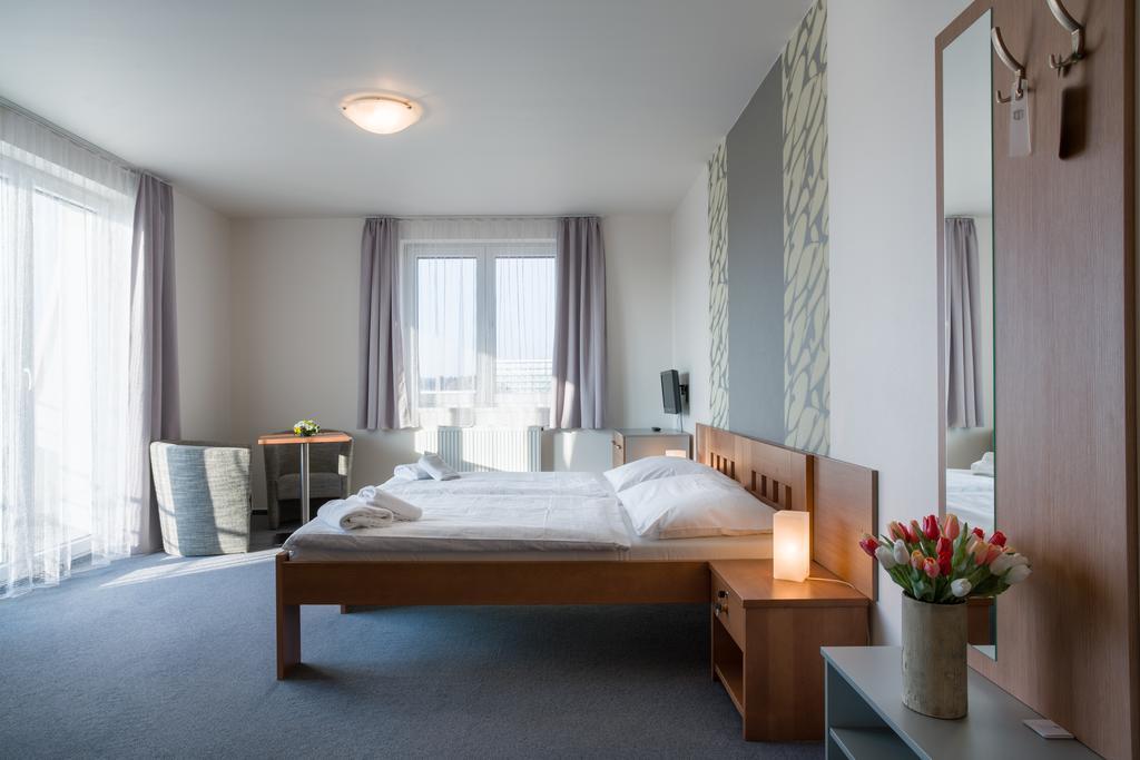 Garni Hotel Trebon Luaran gambar